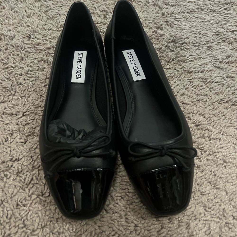 Steve Madden Black Patent Flats